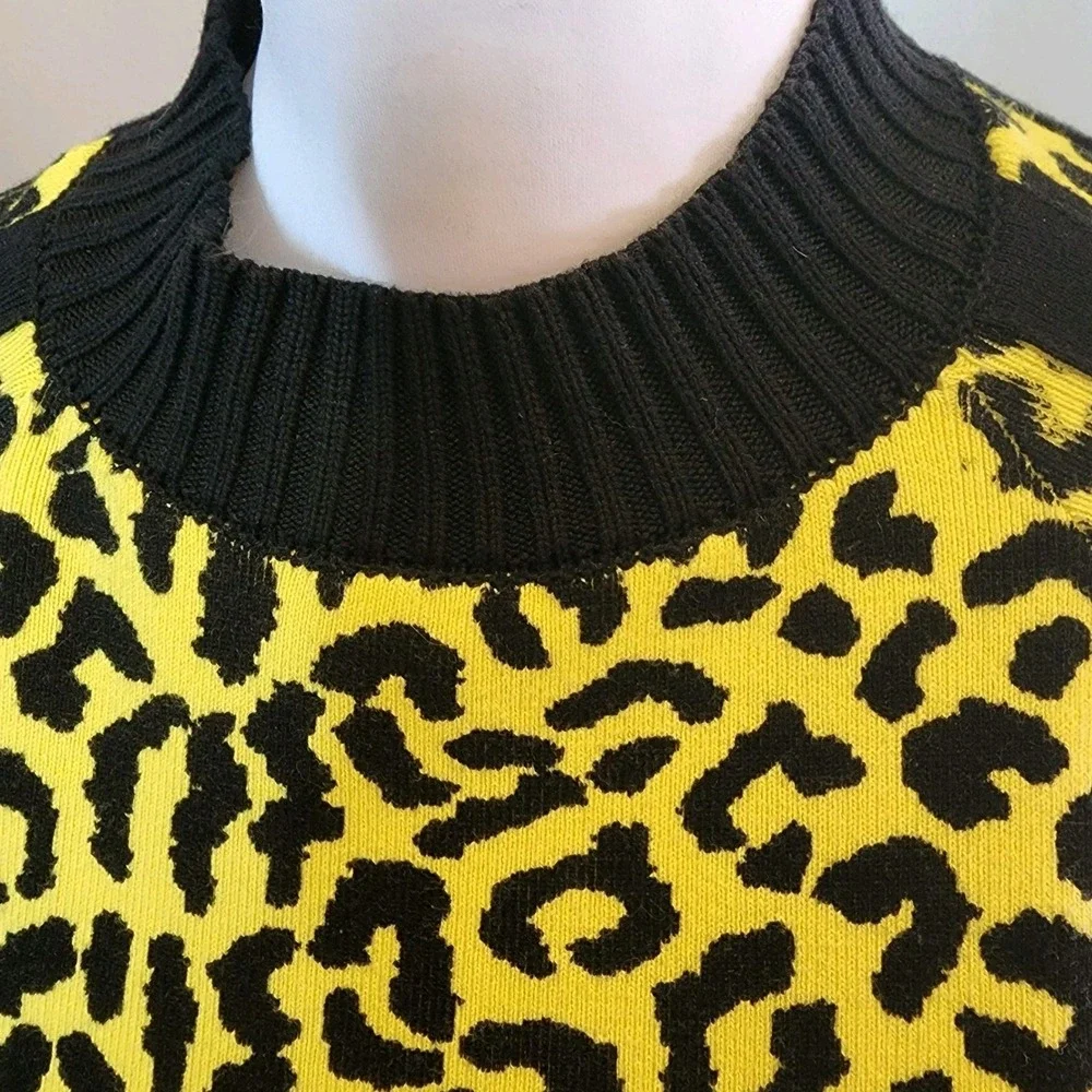 Central Park West Sweater Womens Medium Neon Yellow Leopard Ribbed Crewneck Cozy